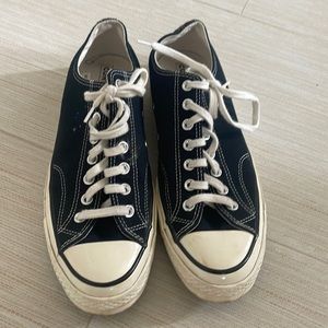 Converse Chuck Taylor 70’s low.